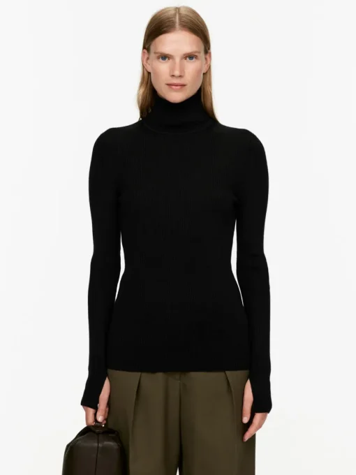 Merino Wool Roll-Neck