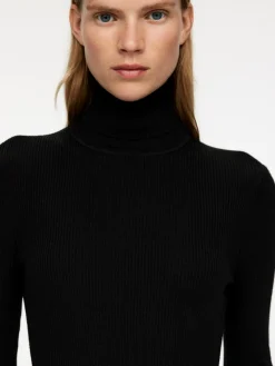 Merino Wool Roll-Neck