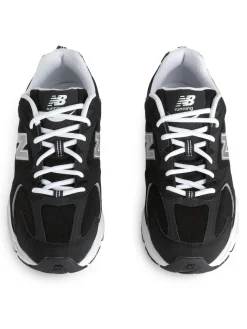 New Balance 530 Trainers