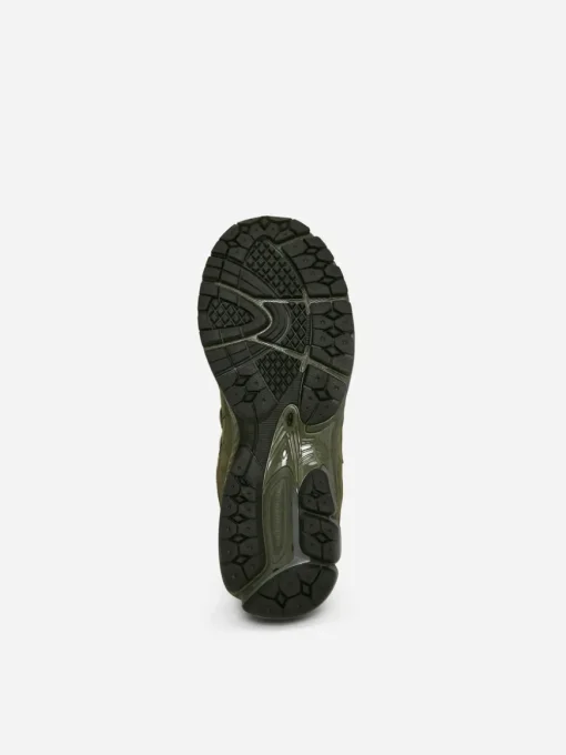 New Balance 2002R Trainers