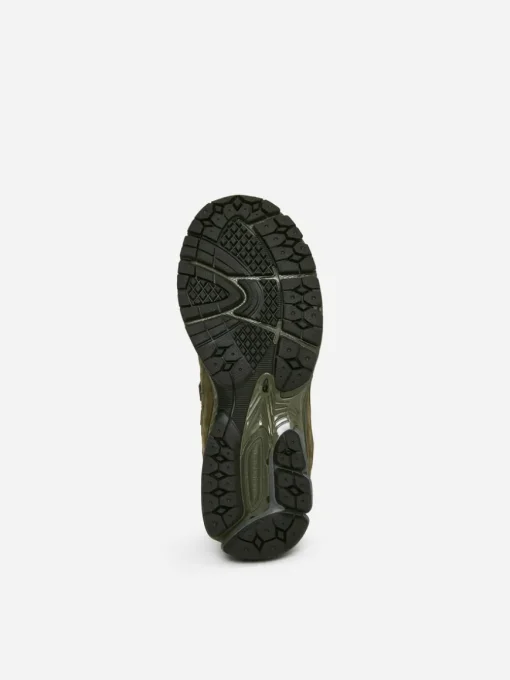 New Balance 2002R Trainers