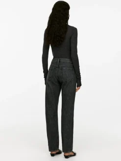 SNOW Slim Straight Jeans